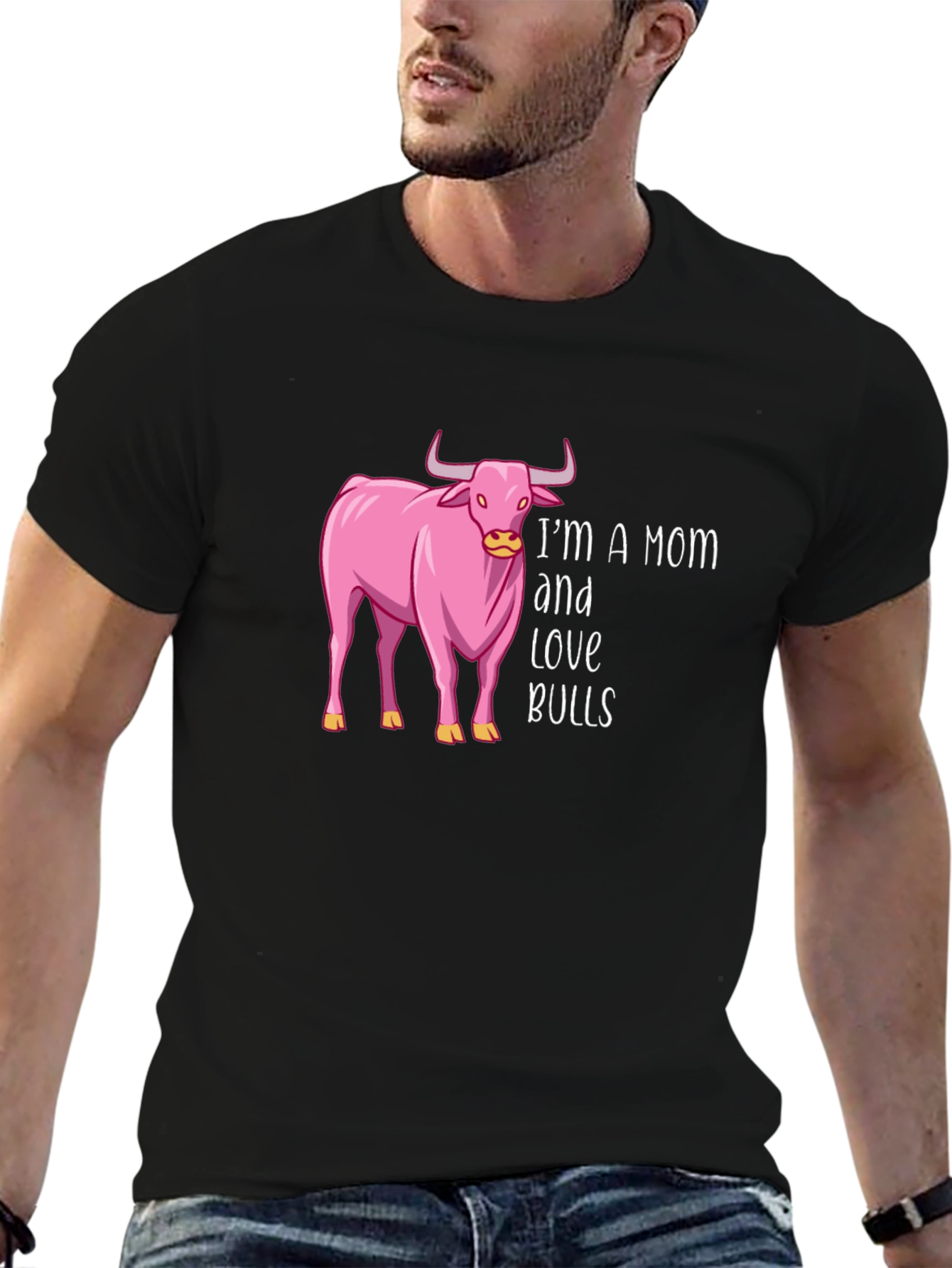 Im A Mom and Love Bulls T-Shirt