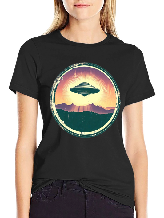 UFO Sunset Graphic Tee - Vintage Alien T-Shirt