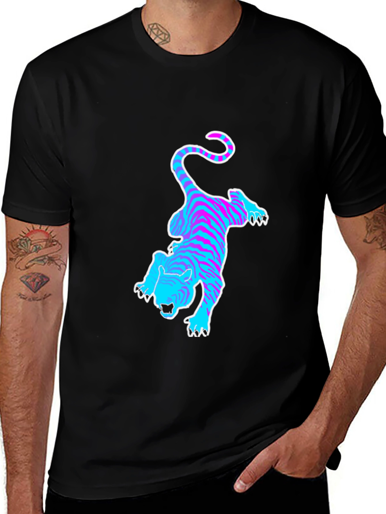 Cool Tiger Graphic Tee -  Stylish Black T-Shirt