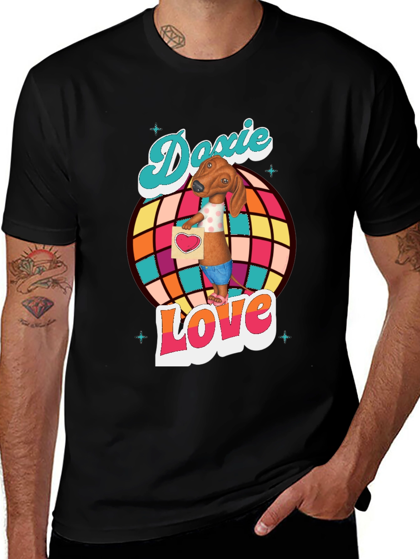 Doxie Love Graphic T-Shirt