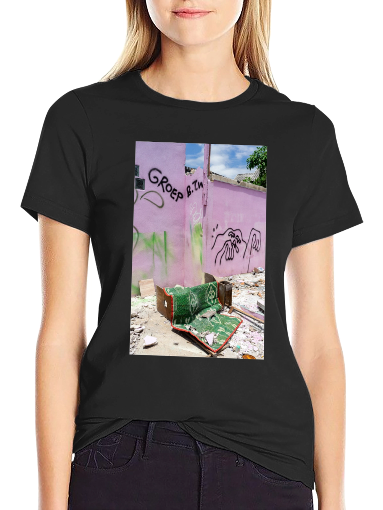 Artistic T-Shirt: Graffiti Pink Wall Design