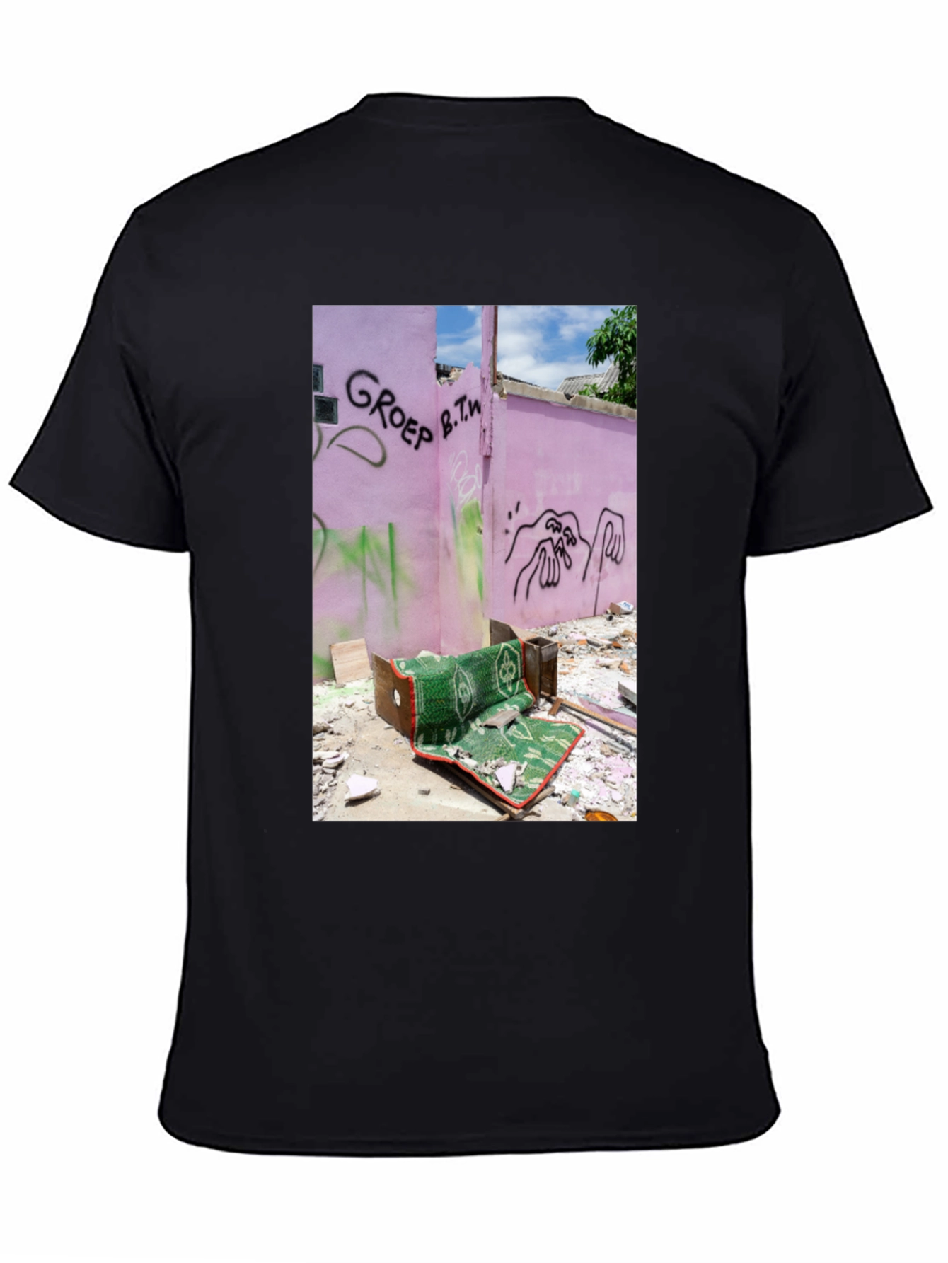 Artistic T-Shirt: Graffiti Pink Wall Design