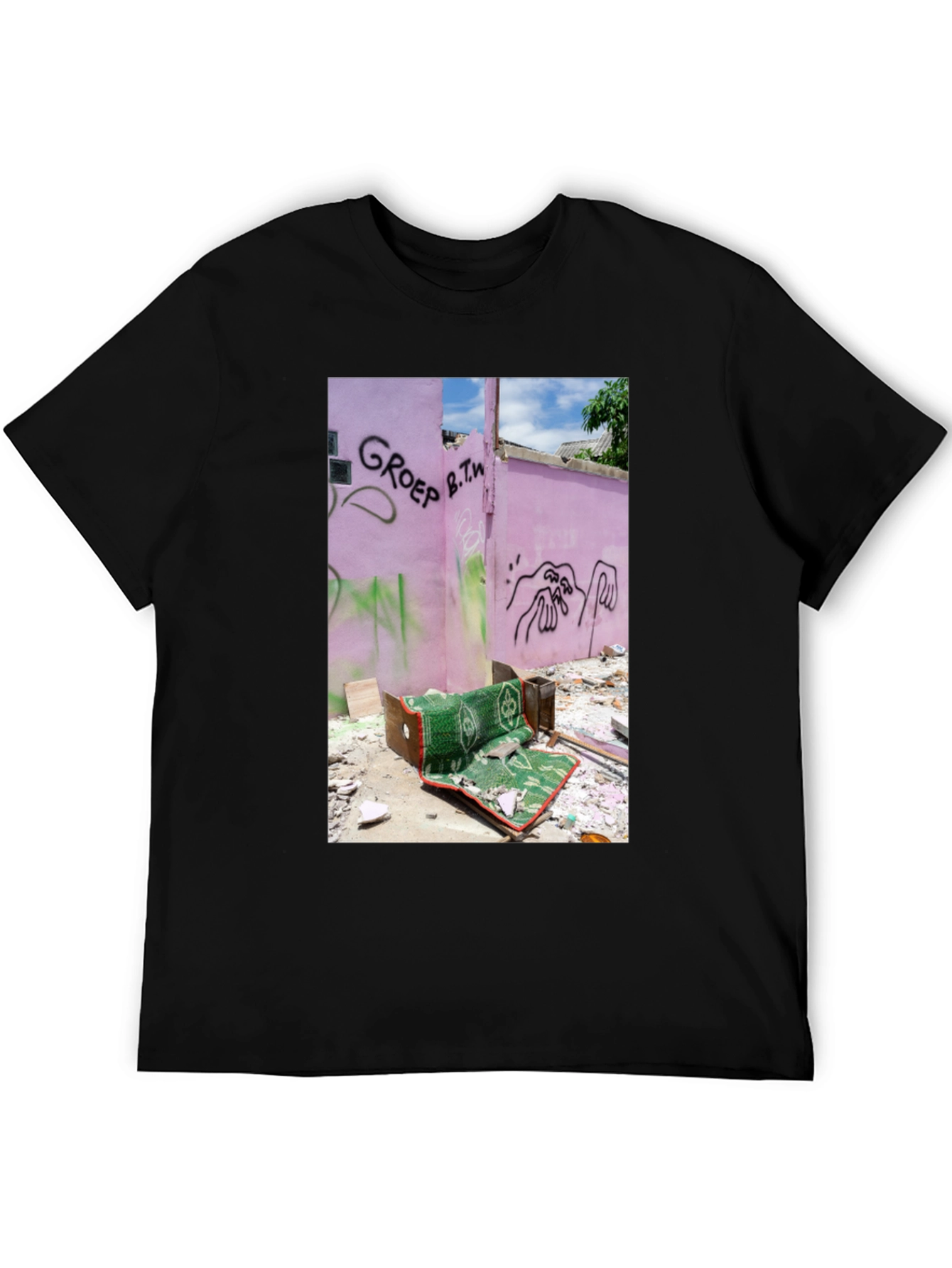 Artistic T-Shirt: Graffiti Pink Wall Design
