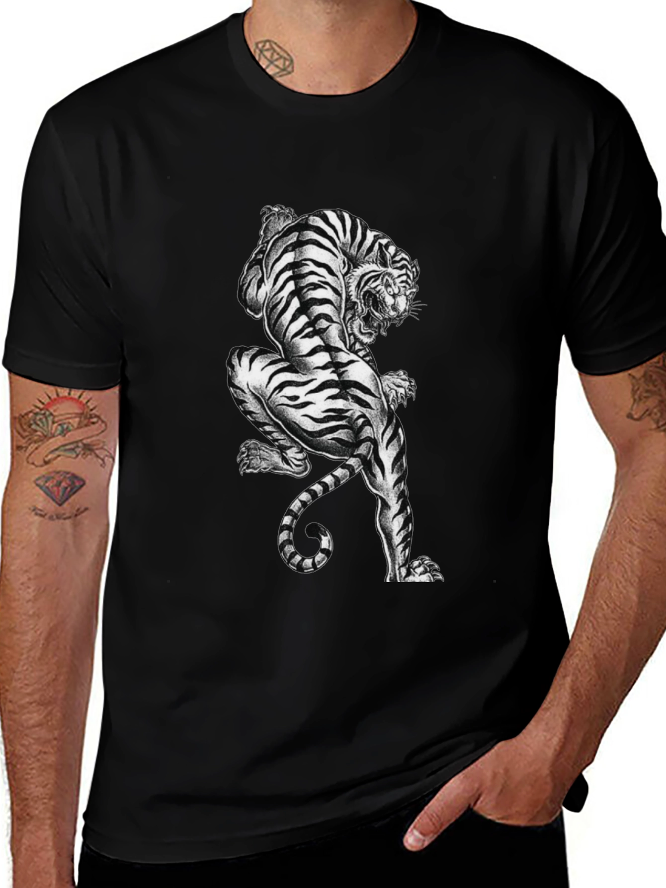 Striking Tiger Graphic Print Black T-Shirt
